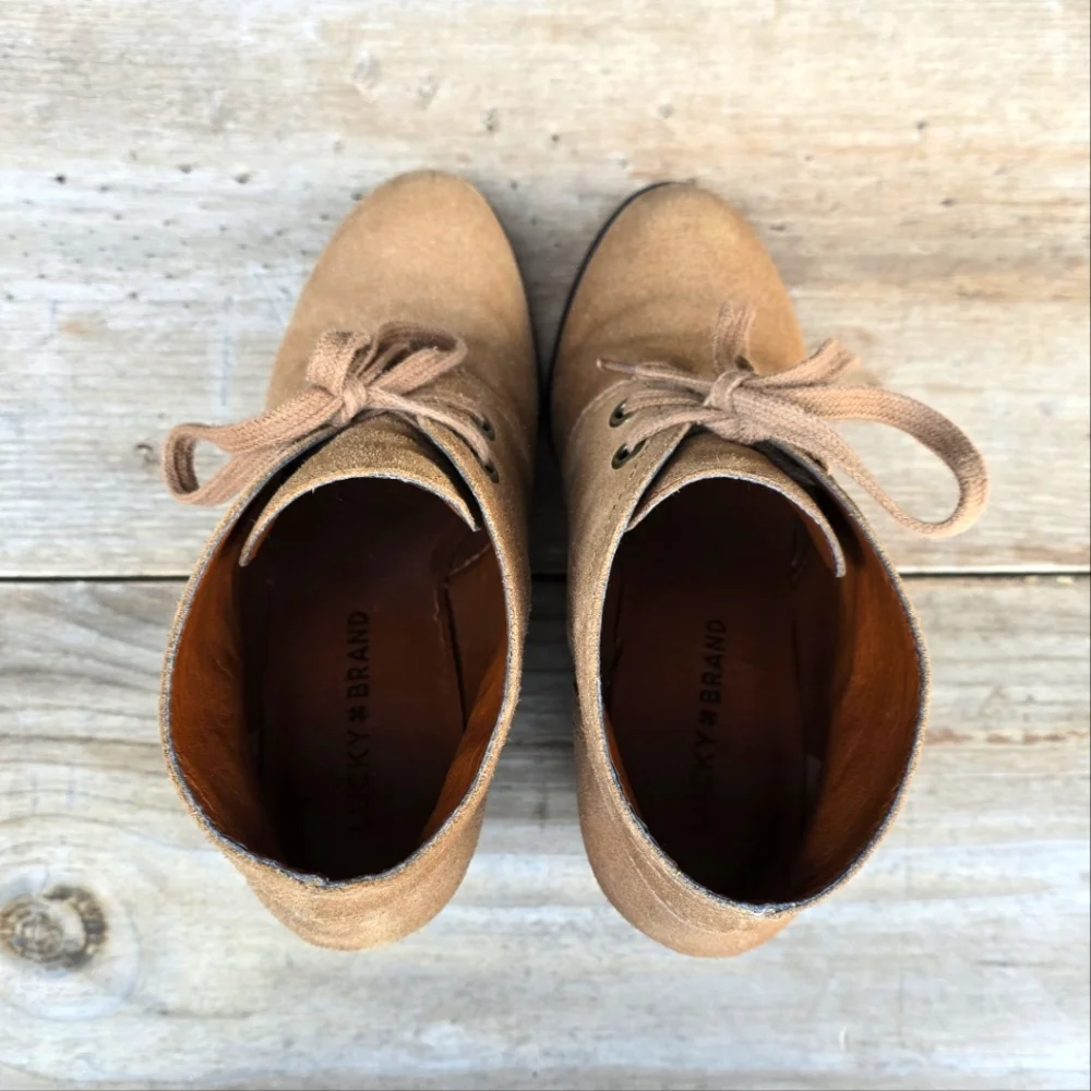 Lucky Brand Sway Y2K Boho Minimalist Suede Lace-up Comfort Wedge Bootie 7M